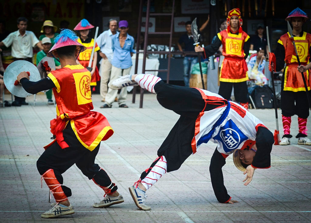 Begin your chess-watching day with Hue’s tranquil ambiance